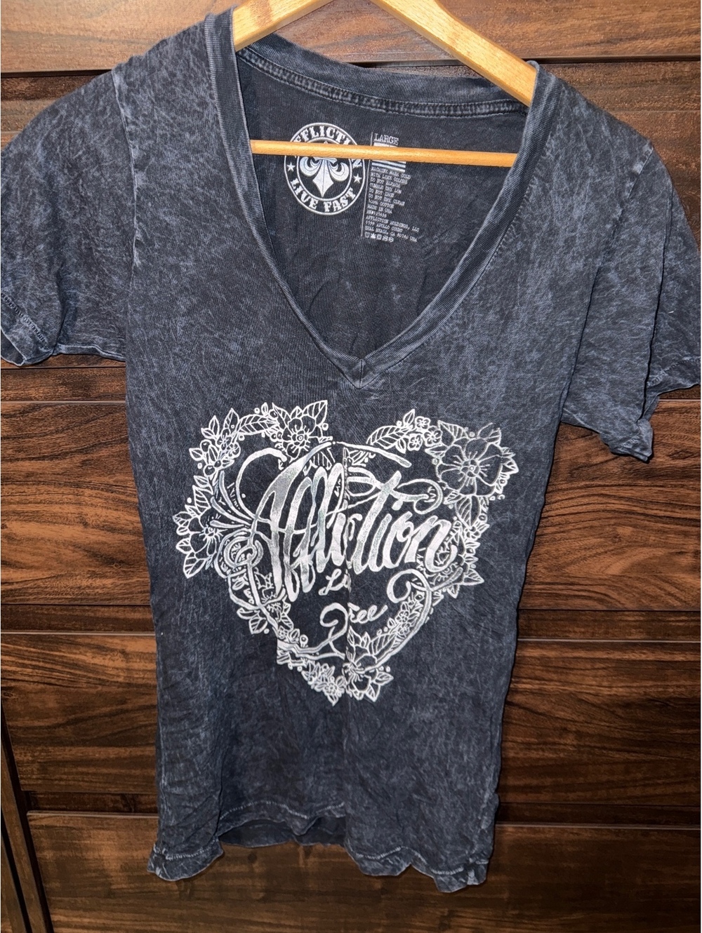 Affliction Live Fast Black V-Neck T-Shirt Large